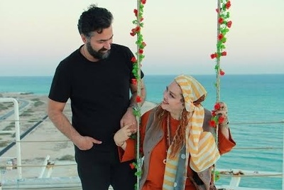 زلزله در دنیای سلبریتی‌ها؛ امیرخسرو عباسی دست بهاره رهنما را پیش چشم همه رو کرد!