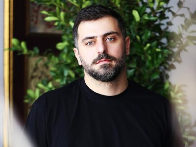 ویدیوی دیده نشده از حافظ خوانی فوق العاده دلنشین علی ضیا / بعد صد سال اگر بر سر خاکم گذری، پاره سازم کفن و زندگی از سر گیرم...