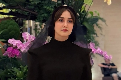 (ویدئو) طلایی به نام ایران؛ لحظه‌ای که لیلا کشاورزی جایزه علمی خود را به یاد دانش‌آموزان میناب گرفت