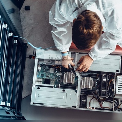 (عکس) مروری بر یک قاب تاریخی از دارالفنون؛معلم فرانسوی و شاگردان نخبه‌اش، از علی اکبر داور تا افضل‌الملک