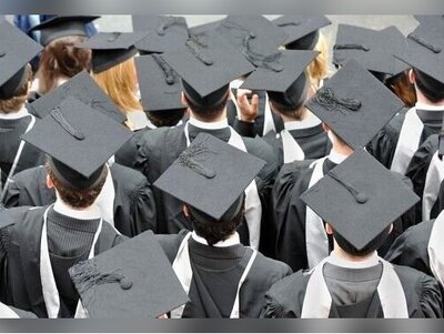 ویدئویی خنده‌دار از دانشجوهای خوش ذوق/ پیچوندن کلاس و مواجه شدن با استاد در همان لحظه