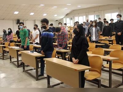 (ویدئو) دانشگاه نیست که مهدکودکه!/ دوستش کاملاً برنامه‌ریزی شده با خاک یکسانش کرد