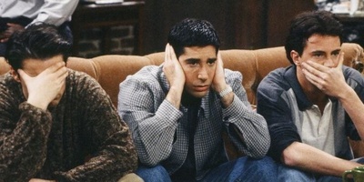 ویدیو| طنز دانشجویی روز؛ وقتی دانشجوها برای تبریک قبولی دوستشون همه چیزو خراب می‌کنن/ بدبخت آبرو نذاشتن براش!😂