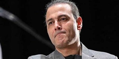 دقایقی همراه با آوازخوانی باشکوه و استثنایی علیرضا قربانی در کنسرت تهرانش؛ ارغوان شاخه‌یِ هم‌خونِ جدامانده‌ِ من...+ویدیو