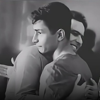 ویدئویی که دل هر بیننده‌ای را می‌لرزاند؛ معلمی که حتی با رفتنش هم درس بزرگ‌تری داد