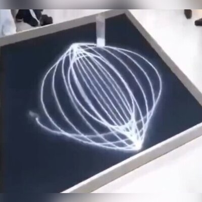 (ویدئو) نقاشی زیبای هندسی یک آونگ با استفاده از قوانین فیزیک
