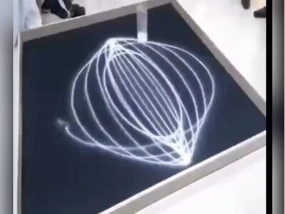 (ویدئو) نقاشی زیبای هندسی یک آونگ با استفاده از قوانین فیزیک