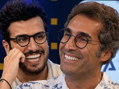 یادی کنیم از تقلید صدای استادانه هادی کاظمی؛ فقط خنده بی امان امیرحسین قیاسی رو ببینید😂