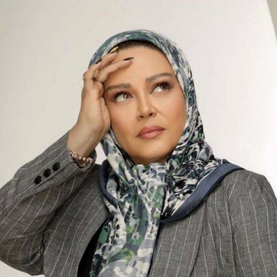 (عکس) جنجال در دانشگاه؛ آیا دانشجویان مجبور به برگزاری کلاس با سلبریتی پرحاشیه شدند؟ ماجرای استاد شدن بهاره رهنما چی بود؟
