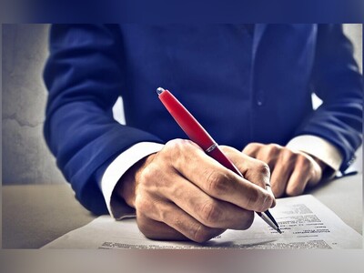 (ویدئو) امضای جالب مهندس برق/ وقتی با عشق و علاقه انتخاب رشته کردی