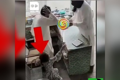 فیلمی که میلیون‌ها بار دیده شد؛ لحظه سرقتی که معصومیت یک دختر بچه، دزد مسلح را شرمنده کرد