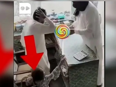 فیلمی که میلیون‌ها بار دیده شد؛ لحظه سرقتی که معصومیت یک دختر بچه، دزد مسلح را شرمنده کرد