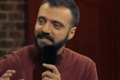 خاطره خنده دار ابوطالب حسینی از مدیر پول دوست دوران مدرسه شان : رفتم پیش مدیر گفتم ابوطالبم یک حمال به درد نخور!