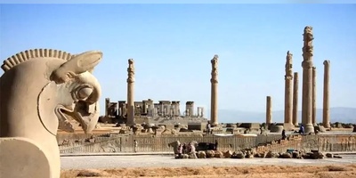 نگاهی به مراحل ساخت کاخ تخت جمشید؛ مهندسان هخامنشی چگونه ستون‌های 20 تنی پارسه را بدون جرثقیل‌های امروزی بالا بردند؟ 🤯 / واقعا بعد دیدن این ویدئو آدم به ایرانی بودن خودش افتخار میکنه😍