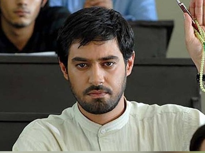 (ویدئو) تقابل دو ایدئولوژی متفاوت که به یک عشق افلاطونی منجر می شود/ وقتی استاد راهنما باهات شوخی داره / شهاب حسینی به زور خودشو نگه داشت😂