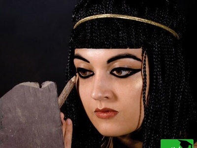 (عکس) از هزاره‌ها پیش تا امروز؛ قدیمی‌ترین خط چشم جهان در کاوش‌های باستانی ازمیر