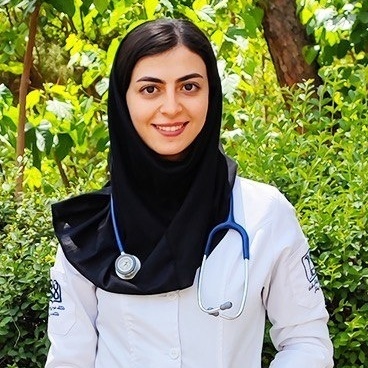 (ویدئو) نگاهی به سرنوشت رتبه 1 کنکور تجربی سال 1394، دکتر سارا همتی؛ من موفق شدم چون...