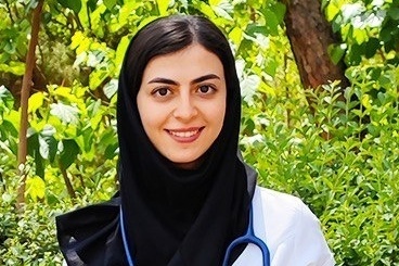 (ویدئو) نگاهی به سرنوشت رتبه 1 کنکور تجربی سال 1394، دکتر سارا همتی؛ من موفق شدم چون...