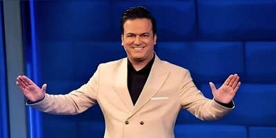 ویدئو | امین حیایی و چالش آب خوردن با ترفند حامد آهنگی؛ واکنش خنده‌دار بازیگر 😂