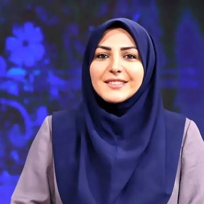 برای اولین بار در آنتن زنده؛ وقتی المیرا شریفی‌مقدم وسط برنامه میز و صندلی رو رها کرد و روی زمین نشست!