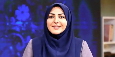 برای اولین بار در آنتن زنده؛ وقتی المیرا شریفی‌مقدم وسط برنامه میز و صندلی رو رها کرد و روی زمین نشست!