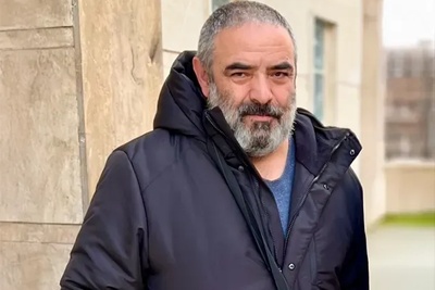 کلاهبرداری تحصیلی به سبک حسن معجونی، ناصر سریال اسباب زحمت: کلاس دوم ابتدایی سر املا مردود شدم ولی یکسالِ تمام یواشکی میرفتم کلاس سوم؛ آخرای سال فهمیدند و...+فیلم