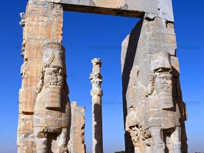 (عکس) از تخت جمشید تا دانشگاه شیکاگو؛ داستان سرستون هخامنشی که با عظمتش تاریخ و فرهنگ ایران را جاودانه ساخت