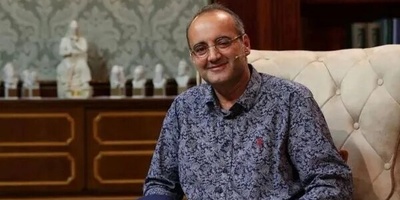 (ویدیو) تعبیر جالب بازیگر نقش «شهریار» در مورد ارزش زندگی در قالب چند بیت شعر! / اردشیر رستمی: به راحتی می‌توان بیزار شد از این هستی ملال‌آور...