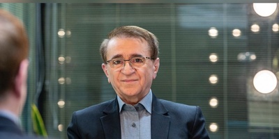 دکتر انوشه: بحث با بعضی آدم‌ها فقط سیلی زدن به خودته!