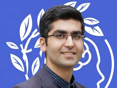 (ویدئو) کوه‌ها با هم‌اند و تنهایند... همچو ما | دکلمه شعر شاملو از مجتبی شکوری