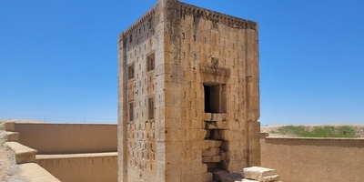 (ویدئو) برای اولین بار در تاریخ: ورود به قلب نقش رستم و دیدن تصاویر بی‌سابقه از داخل کعبه زرتشت!