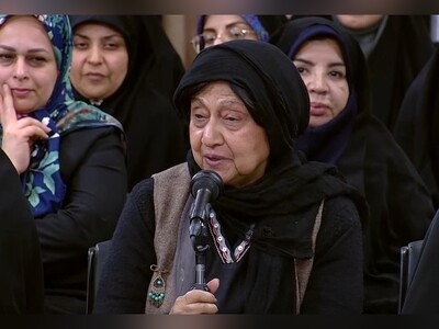 (ویدئو) شعر‌خوانی شاعر هندی در محضر مقام معظم رهبری/ شوخی جالب رهبر انقلاب با سیاستمداران جهان