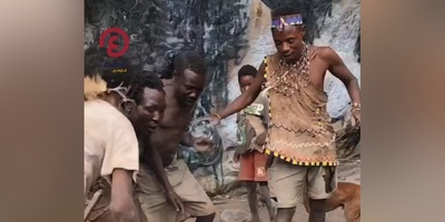 واکنش باورنکردنی این قبیله به دیدن آینه برای اولین بار، لحظه‌ای که جهانشان عوض شد+ فیلم