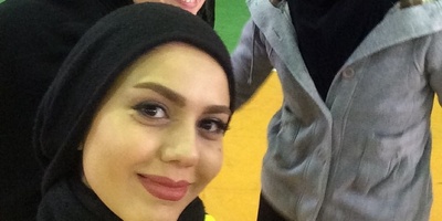 نگاهی به تیپ و استایل ورزشی آزاده زارعی، بازیگر سریال «آوای باران» در کنار شهربانو منصوریان و الهه منصوریان/ کی فکرشو میکرد خانوم بازیگر فوتبالیست باشه؟