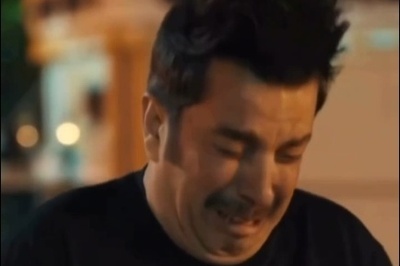 (ویدئو) عباس جمشیدی‌فر سر مزار بایزید بسطامی چه گفت که همه خندیدند و او گریه کرد