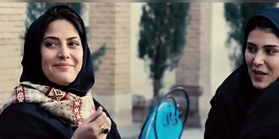 (ویدئو) شوکِ خلاقانه در حیاط دانشگاه؛ وقتی طناز طباطبایی با یک سیب سرخ سورپرایز شد!