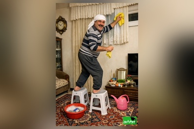 زنگ خلاقیت: ابتکار خنده‌دار و تحسین برانگیز مرد چینی در تمیز کردن خانه حماسه آفرید/ بفرست واسه آقاییت یاد بگیره