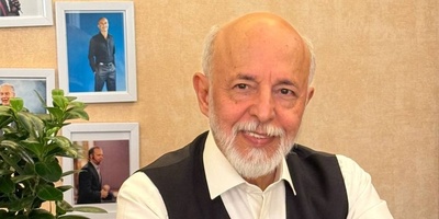 (ویدئو) واقعیتی که اغلب از آن فرار می‌کنیم؛ دکتر آزمندیان بی‌پرده توضیح می‌دهد چرا «جایگاه فعلی‌تان قابل انکار نیست»