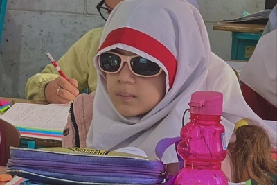 (عکس) پاسخ خنده دار دانش آموز تنبل به سوال درس ادبیات حماسه آفرید/هر چی نمک داشت رو برگه امتحان خالی کرده این بشر🤣