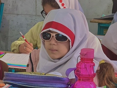 (عکس) پاسخ خنده دار دانش آموز تنبل به سوال درس ادبیات حماسه آفرید/هر چی نمک داشت رو برگه امتحان خالی کرده این بشر🤣