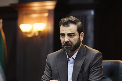 (ویدیو) کوچه لره سو سپمیشم… شعرخوانی عاشقانه آقای قاضی به ترکی آذری