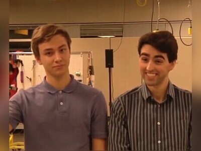 (ویدئو) روش دیدنی از معرفی دانشجوی MIT به زبان اشاره/ مخترعین کوچک