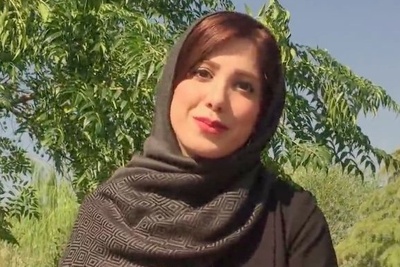 (ویدیو) شعرخوانی زیبای باران نیکراه از ساناز رئوف: خود را بفروشی به کسانی به چه قیمت؟/ از خانِ فلک خوردنِ نانی به چه قیمت؟...