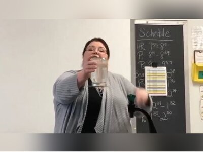 (ویدئو) جادو یا علم فیزیک/ قیافهٔ دانش‌آموزاش دیدنی بود