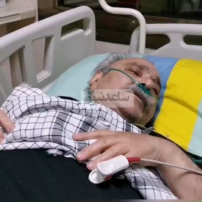 احوال جویی رهبر انقلاب از محمد کاسبی در بیمارستان؛ رهبری چفیه خودشان را از شانه‌هایشان برداشتند و به این بازیگر هدیه دادند+ویدیو