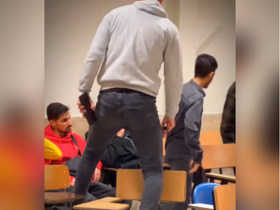 (ویدئو) تفاوت دیدنی ورود به کلاس دانشجویان دانشگاه آزاد و سراسری...