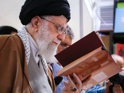 (ویدئو) پشت پرده روش خاص رهبر شهید انقلاب برای شناخت غرب؛ از خواندن رمان‌های روسی تا دیدن 3باره‌ی سریال مشهور هالیوود