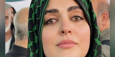 تصویری که جنجال به پا کرد؛ دختری که روزی در صف اول اعتراضات بود، امروز کجا ایستاده است؟+ویدیو
