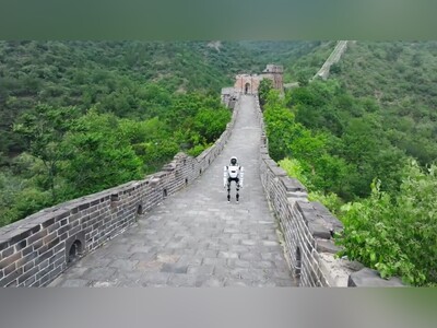 ویدیو/ اولین ربات انسان‌نمایی که دیوار چین را فتح کرد