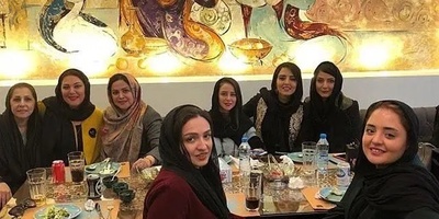 نگاهی به دکوراسیون و دیزاین رستوران طاقچه لاله اسکندری و همسرش در شیراز نزدیک آرامگاه حافظ